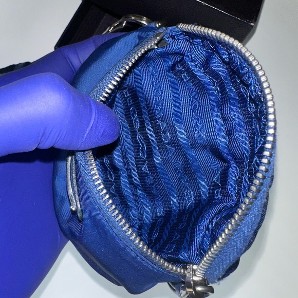 Prada wrist bag with chain - Picture 6 of 8